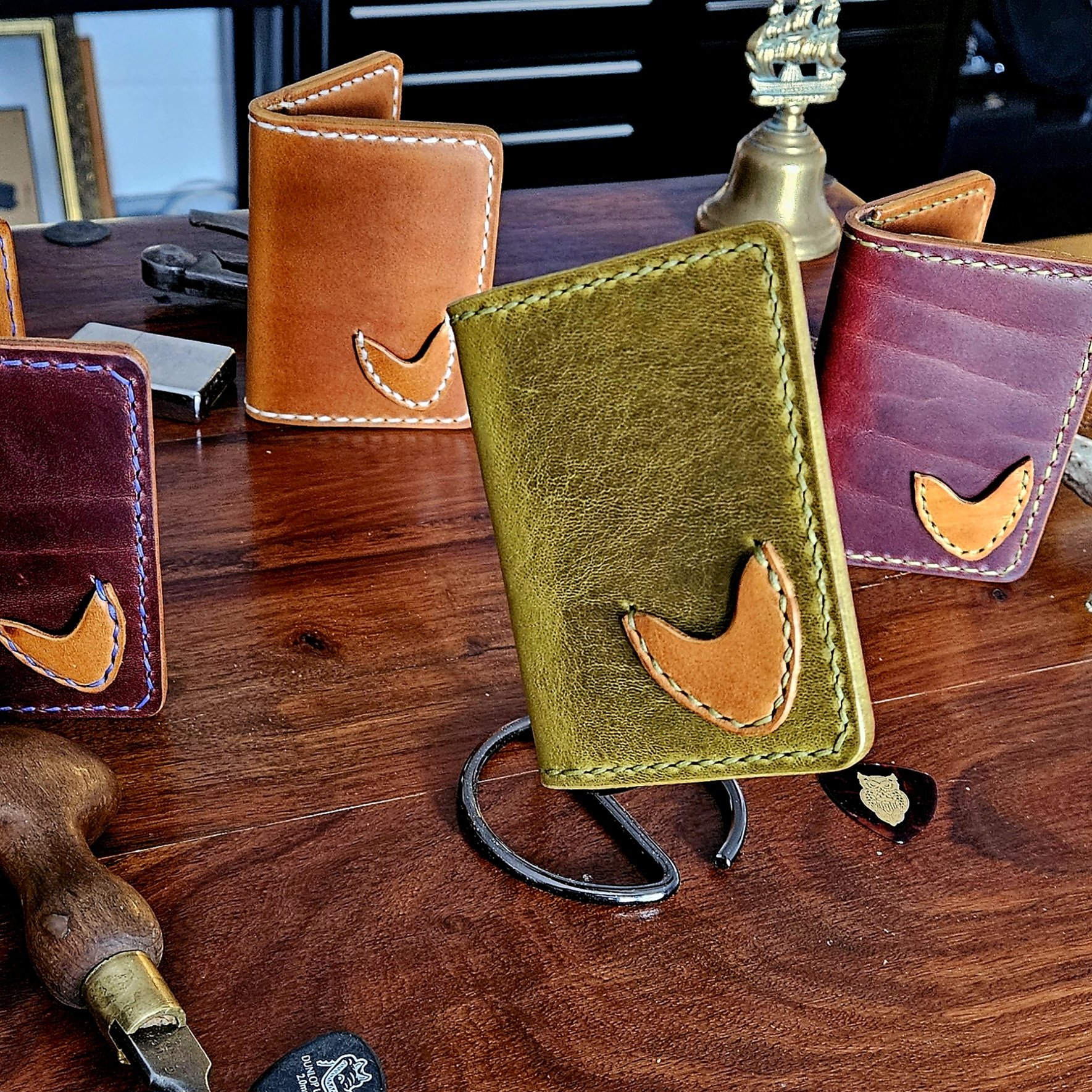 Handmade vegetable tanned leather wallet. Hand stitched. Guitar pick holder. Card Holder. Money Wallet. Personalised. Unique.