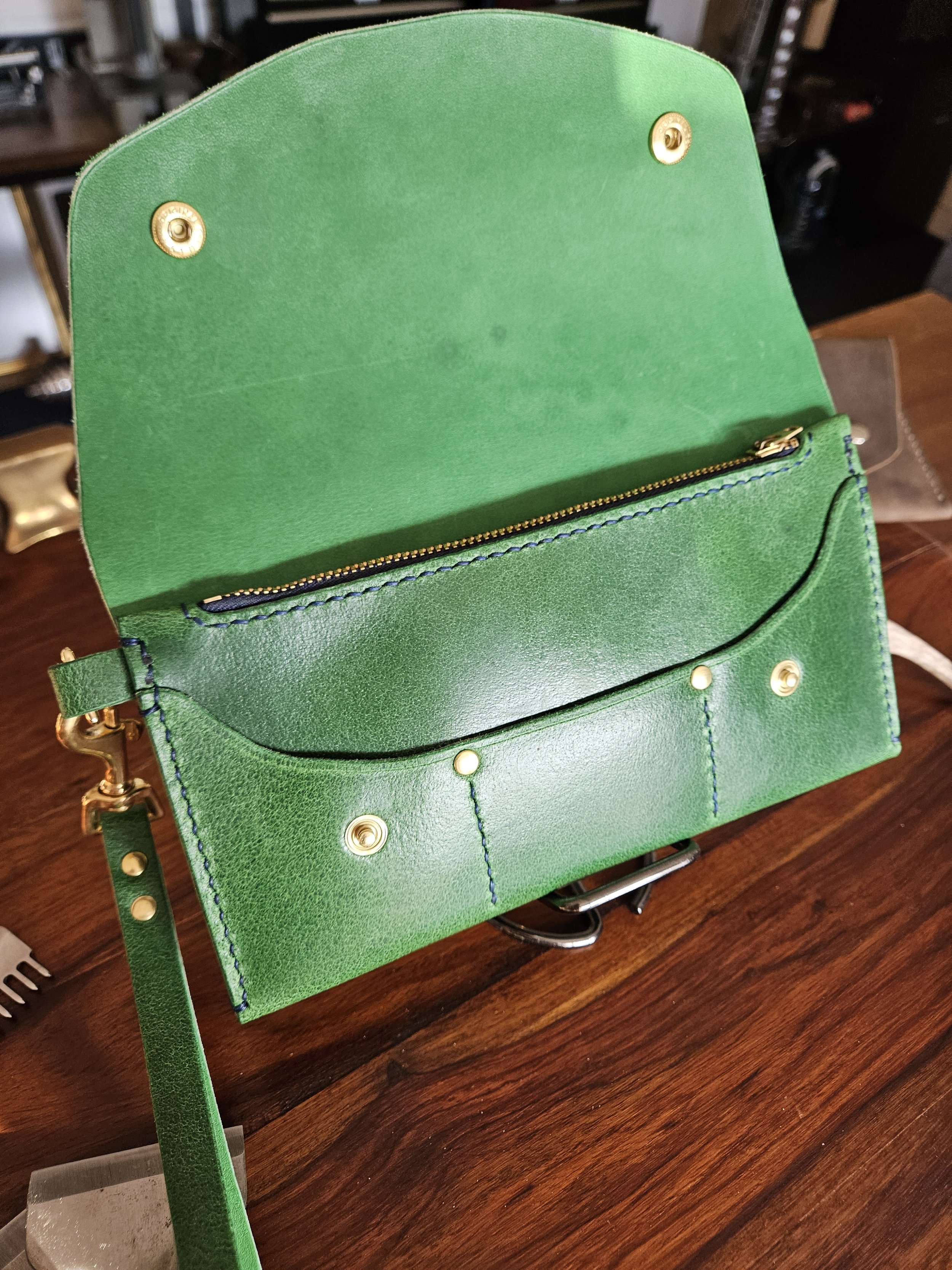 Ladies vegetable tanned leather handmade, hand stitched clutch purse.