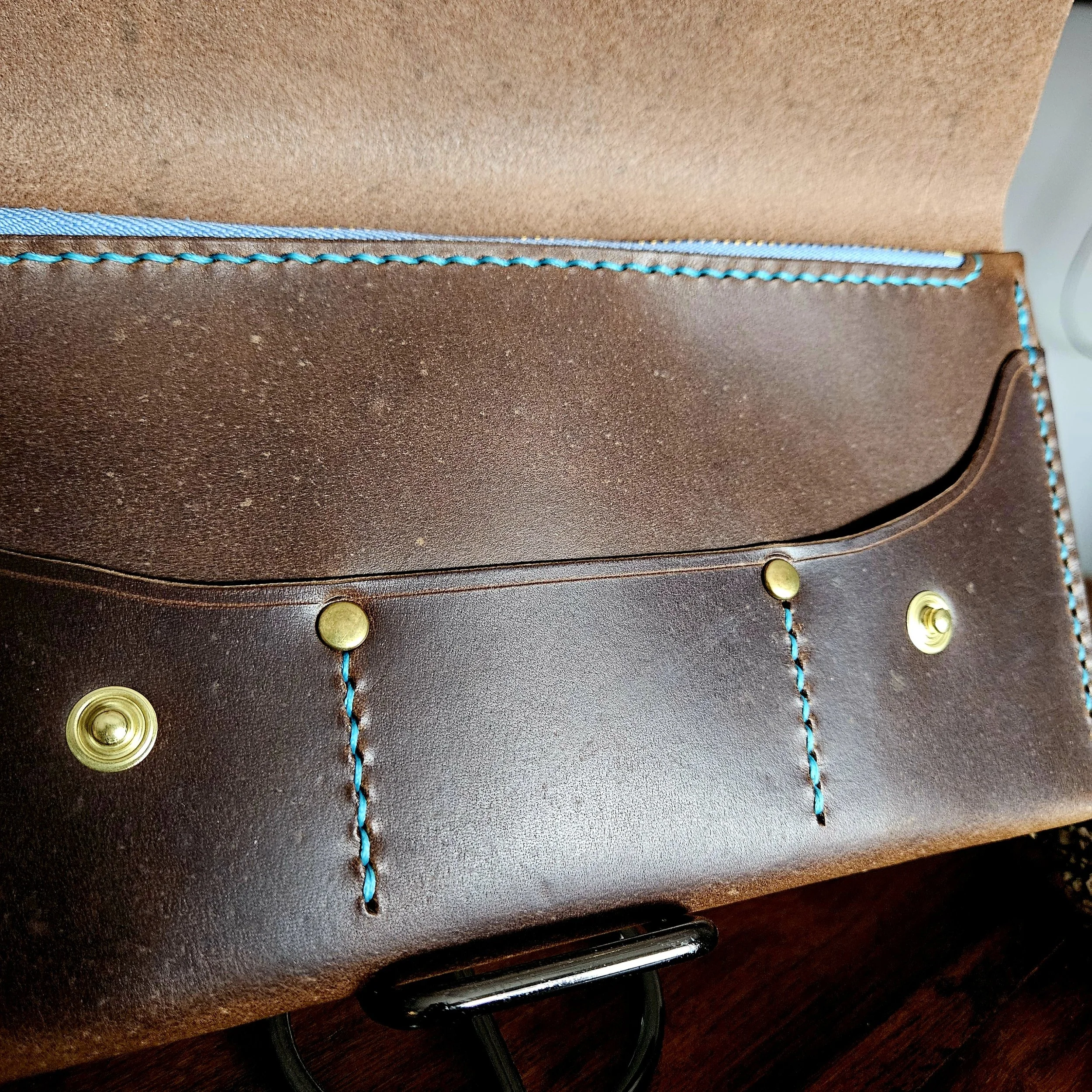 Ladies vegetable tanned leather handmade, hand stitched clutch purse. Made in UK.
