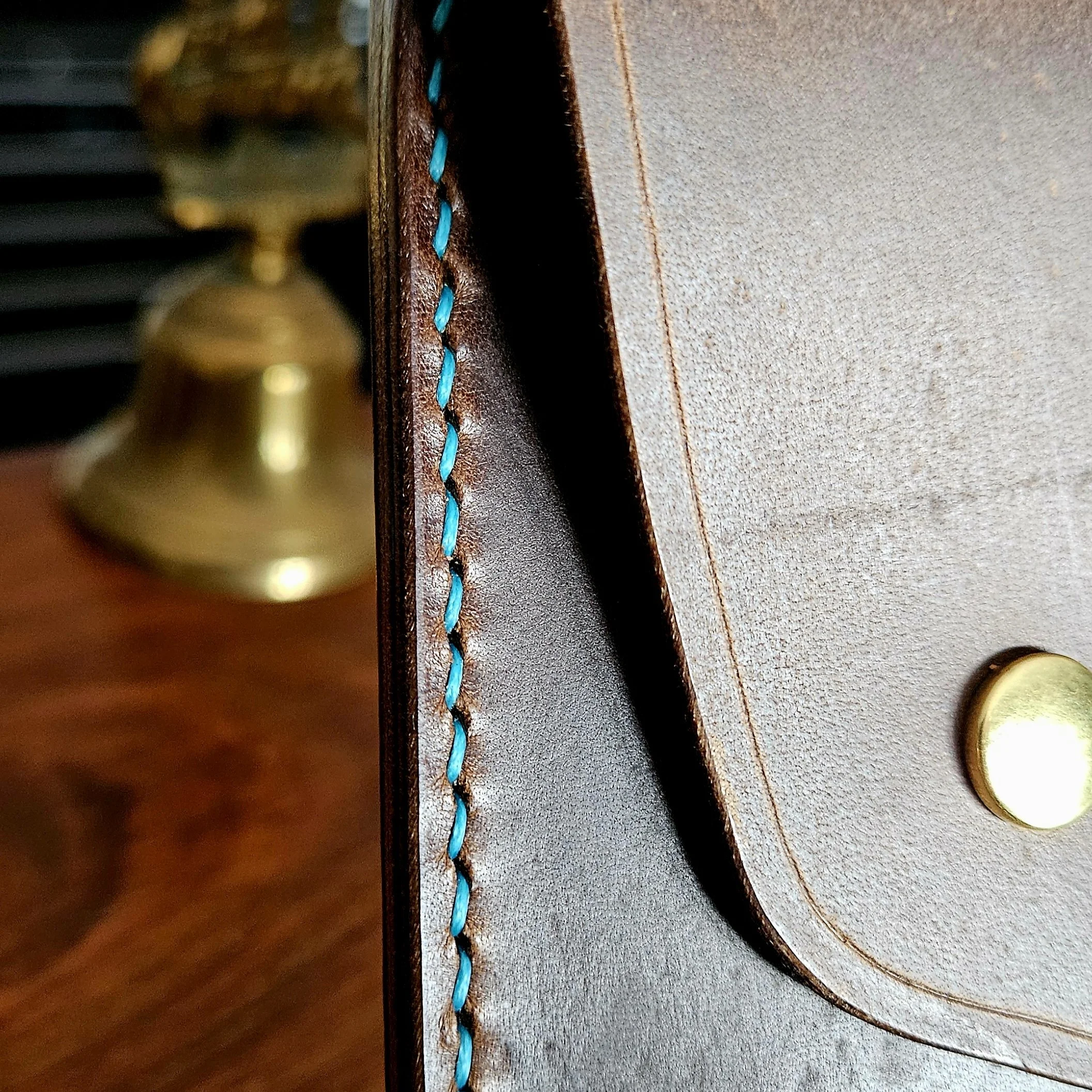 Ladies vegetable tanned leather handmade, hand stitched clutch purse. Made in UK.