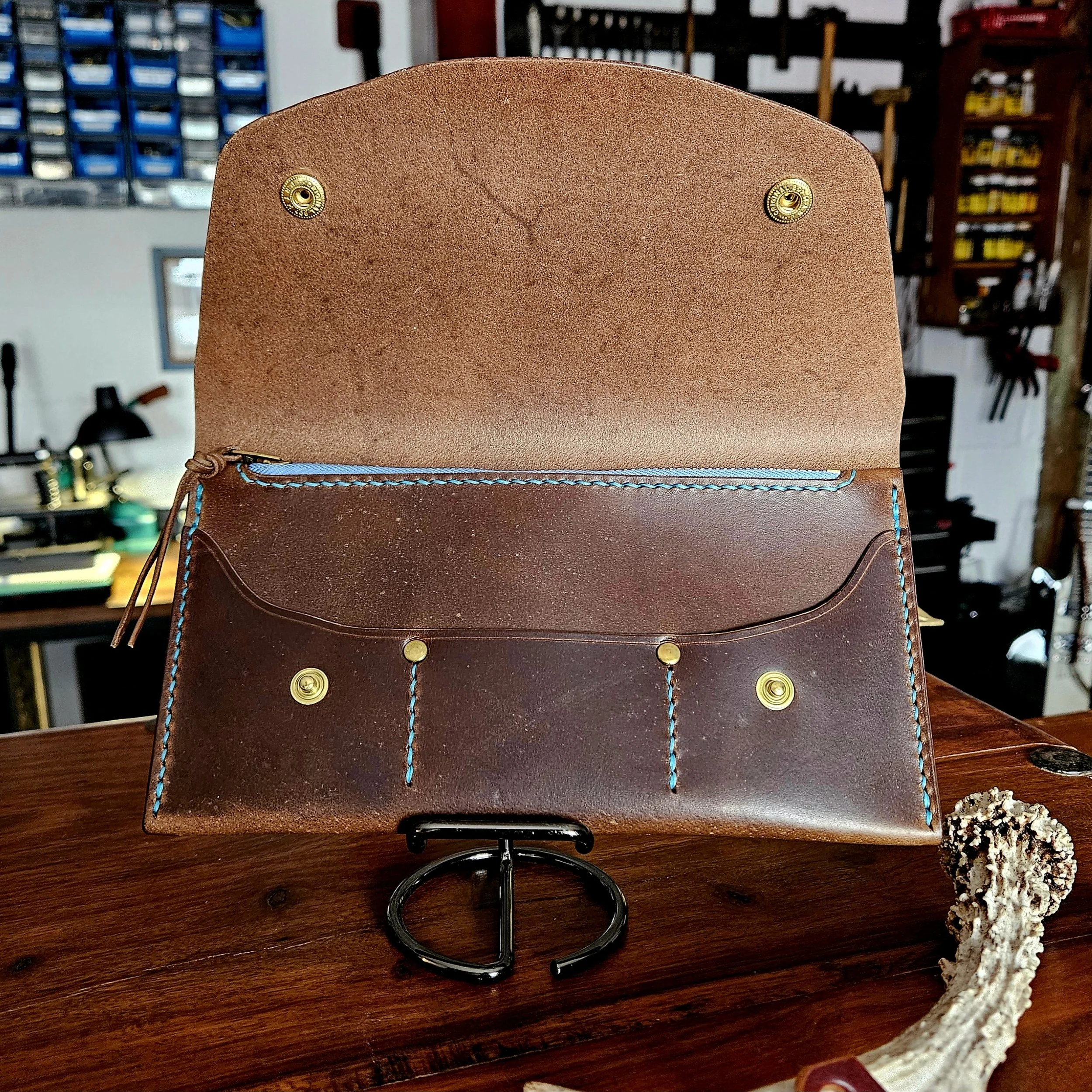 Ladies vegetable tanned leather handmade, hand stitched clutch purse. Made in UK.
