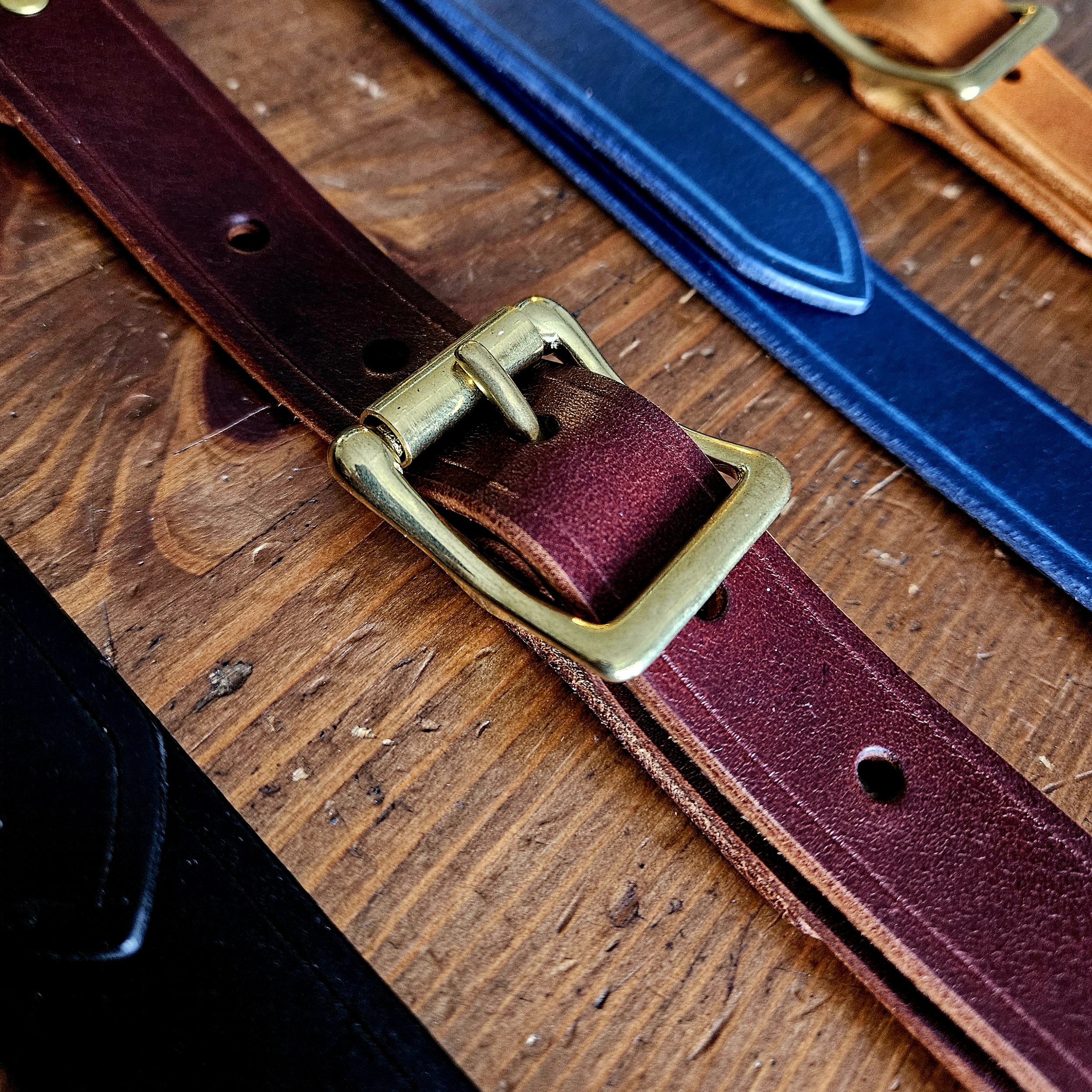 Hand made leather guitar strap. Solid Brass Buckle. Riveted. Made in UK.
