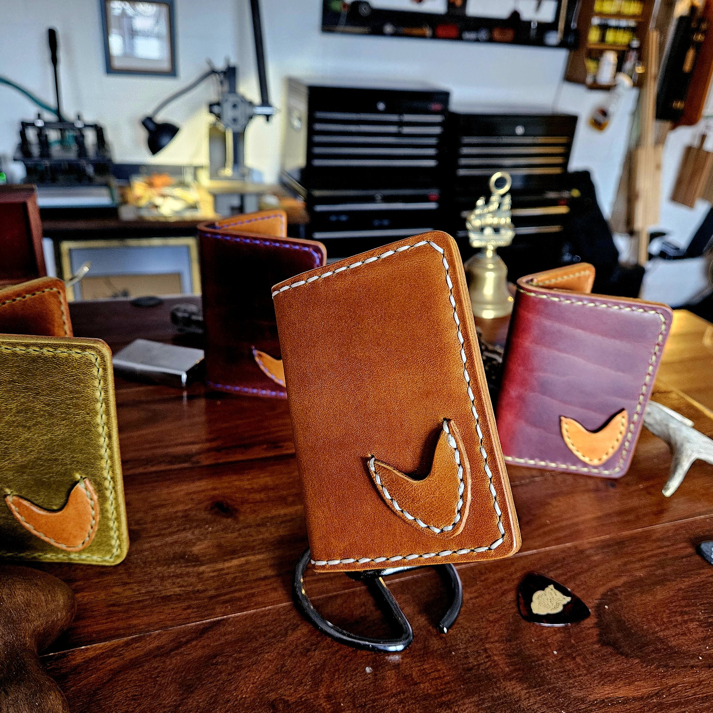 Handmade vegetable tanned leather wallet. Hand stitched. Guitar pick holder. Card Holder. Money Wallet. Personalised. Unique.