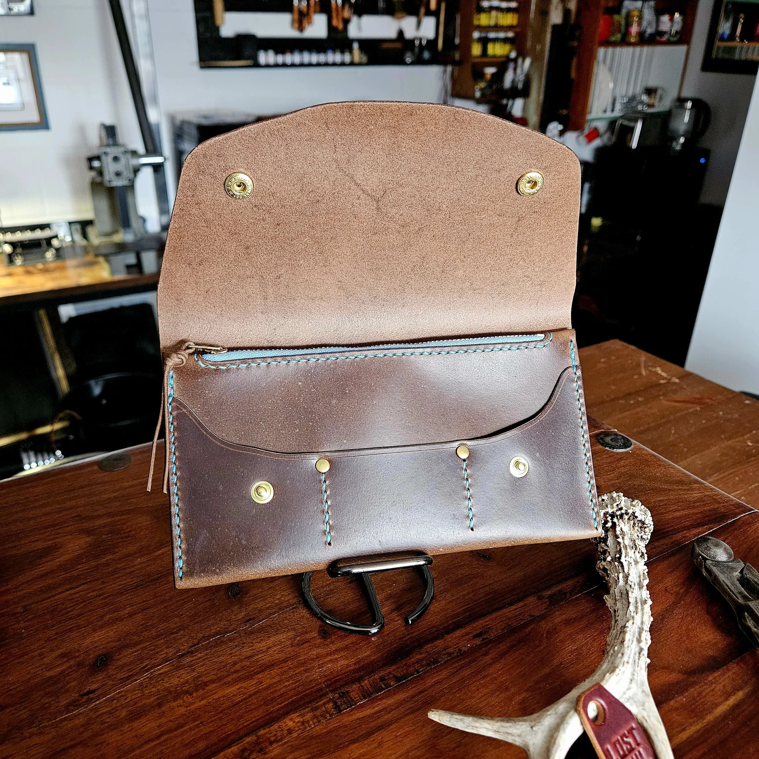 Ladies vegetable tanned leather handmade, hand stitched clutch purse. Made in UK.