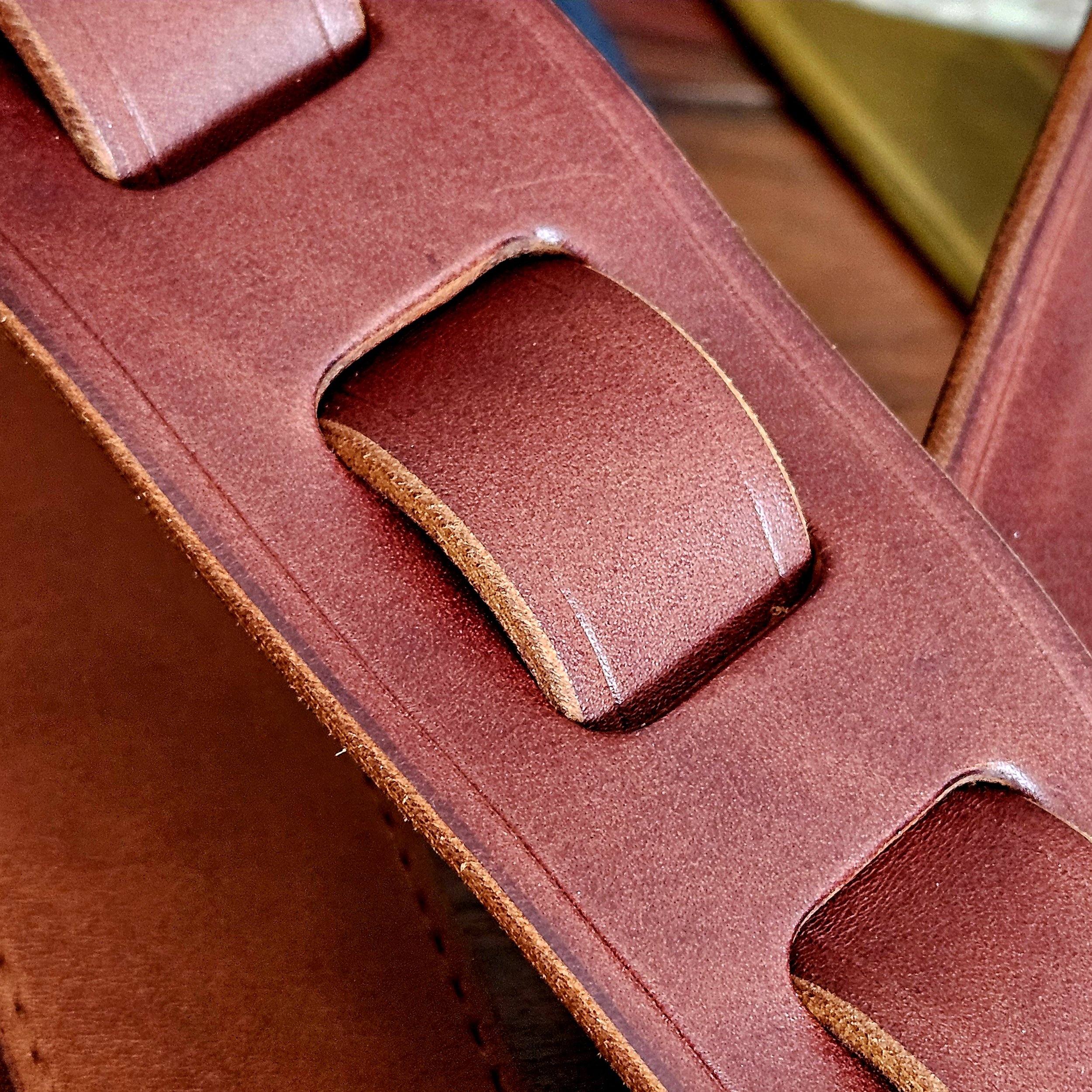 Hand made leather guitar strap. Made in UK.