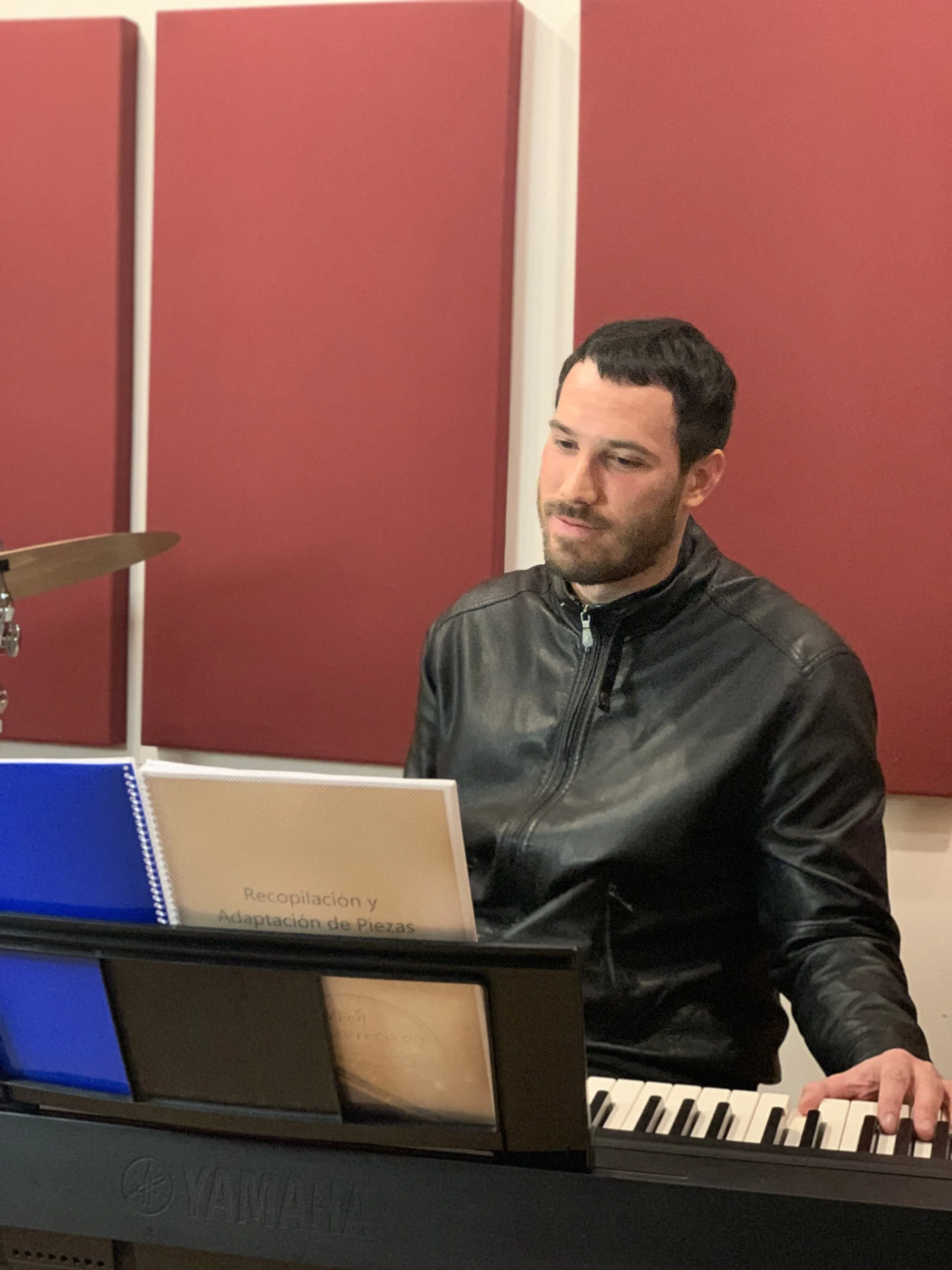 Fernando: Online Piano Teacher