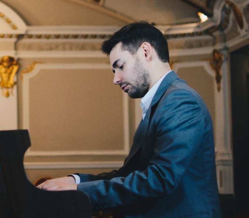 Francesco: Online Piano Teacher