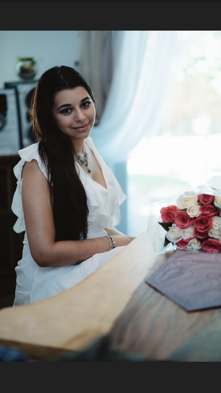 Mai: Online Piano Teacher