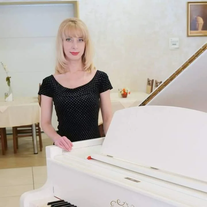 Mariya: Online Piano Teacher