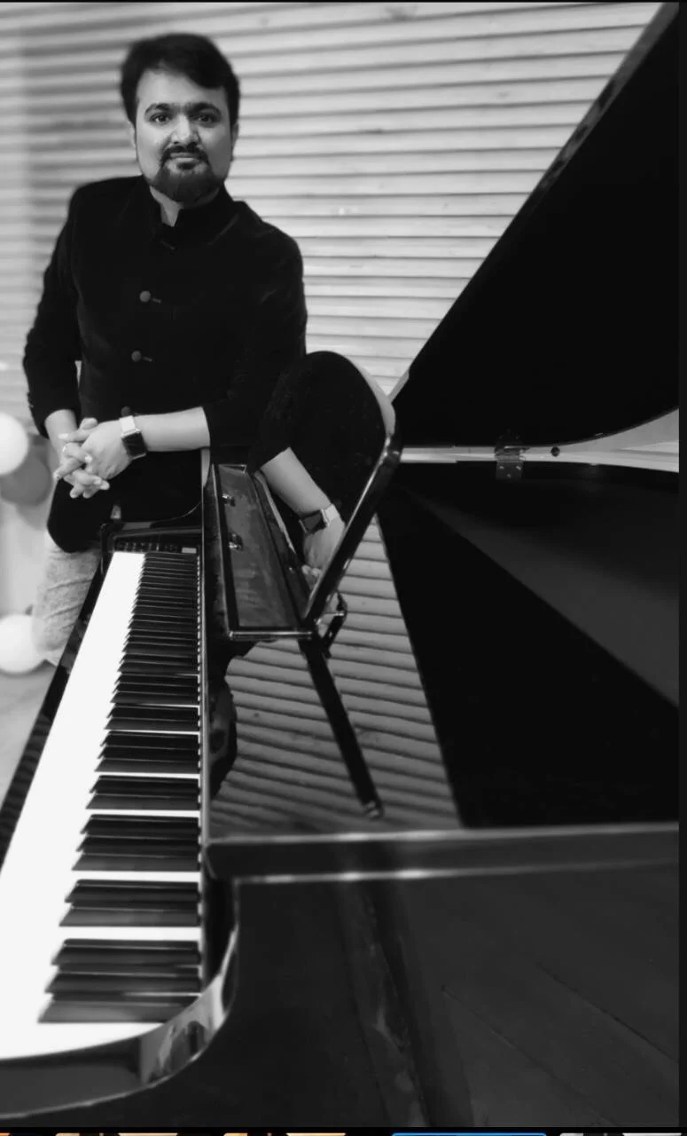 Mohit: Online Piano Teacher