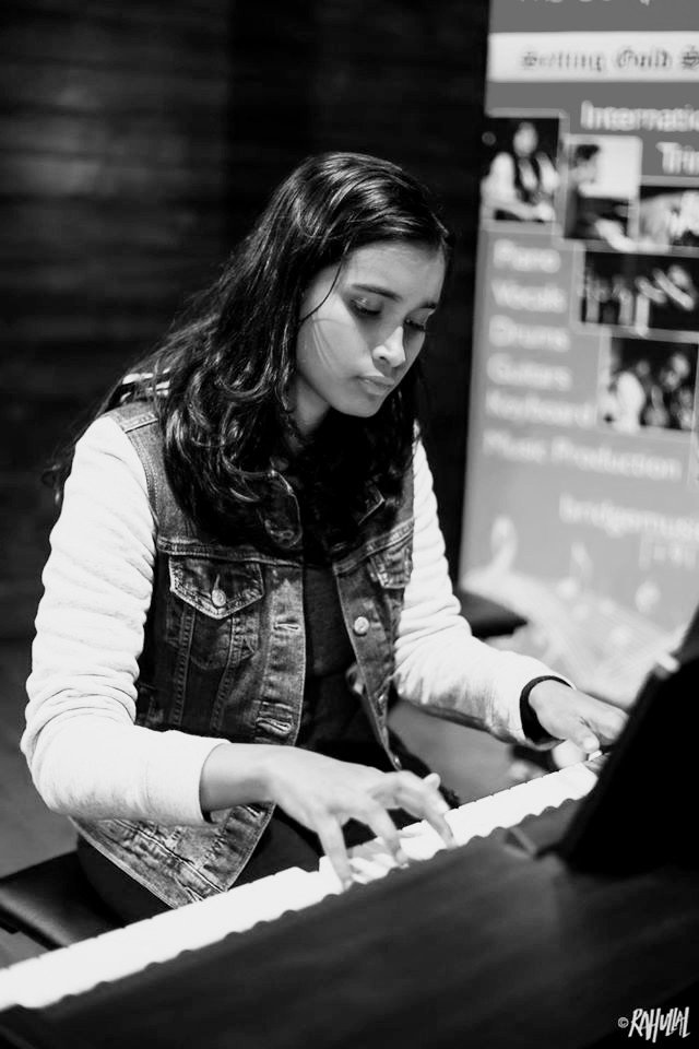 Sahitya: Online Piano Teacher