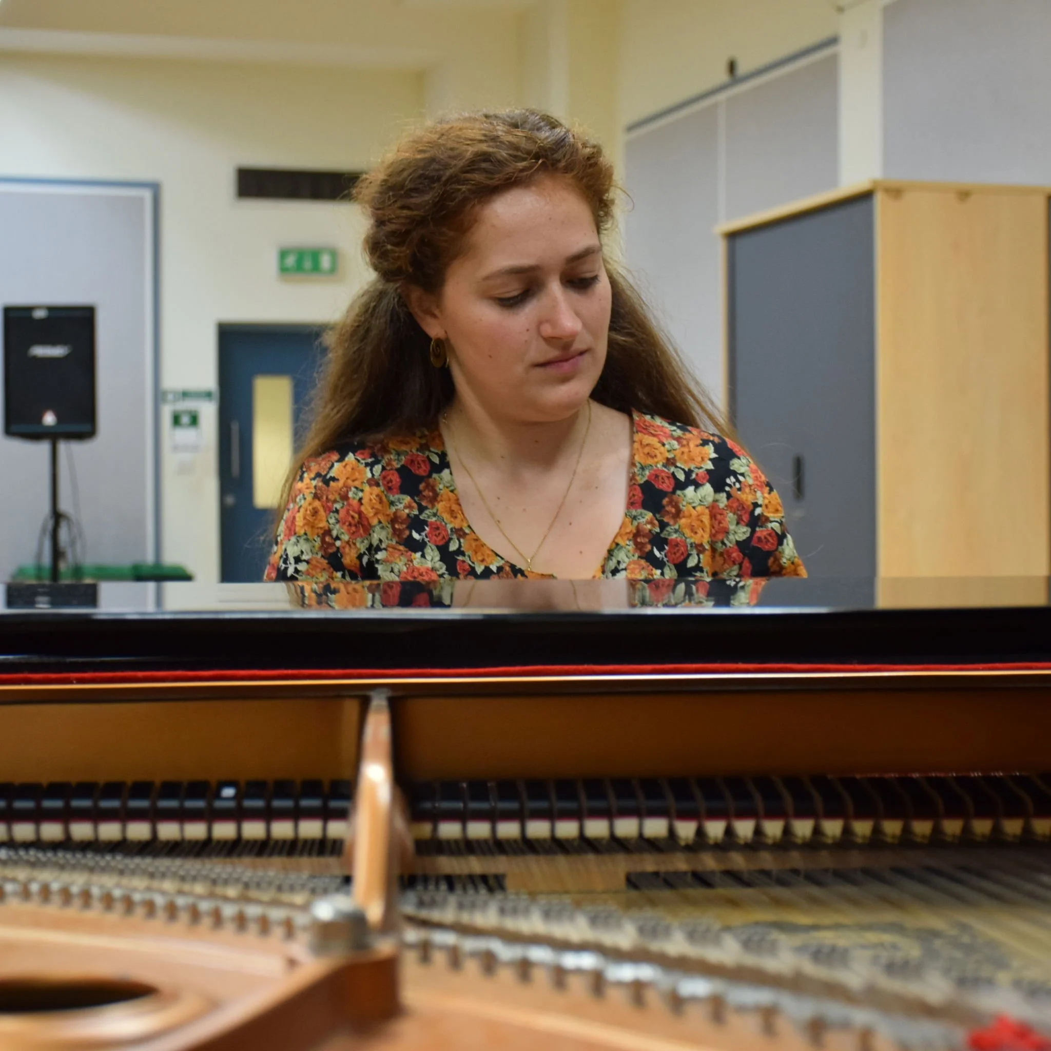 Sarah: Online Piano Teacher