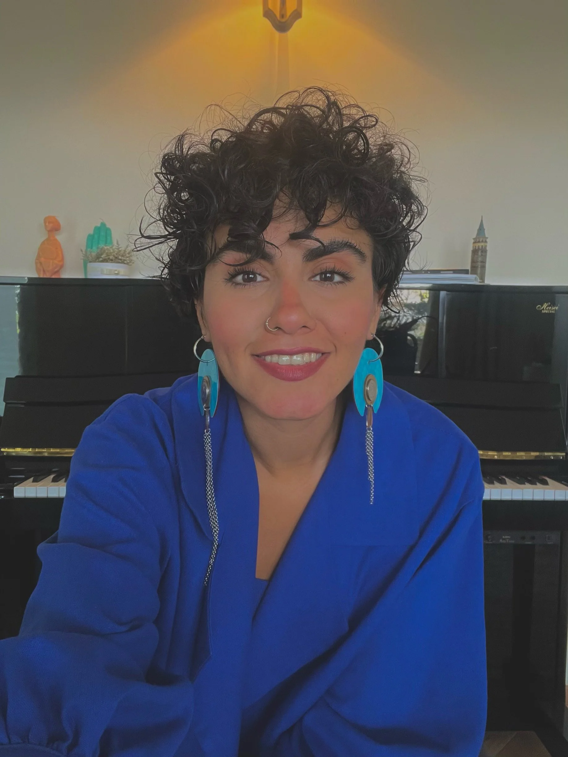 Reyhaneh: Online Piano Teacher