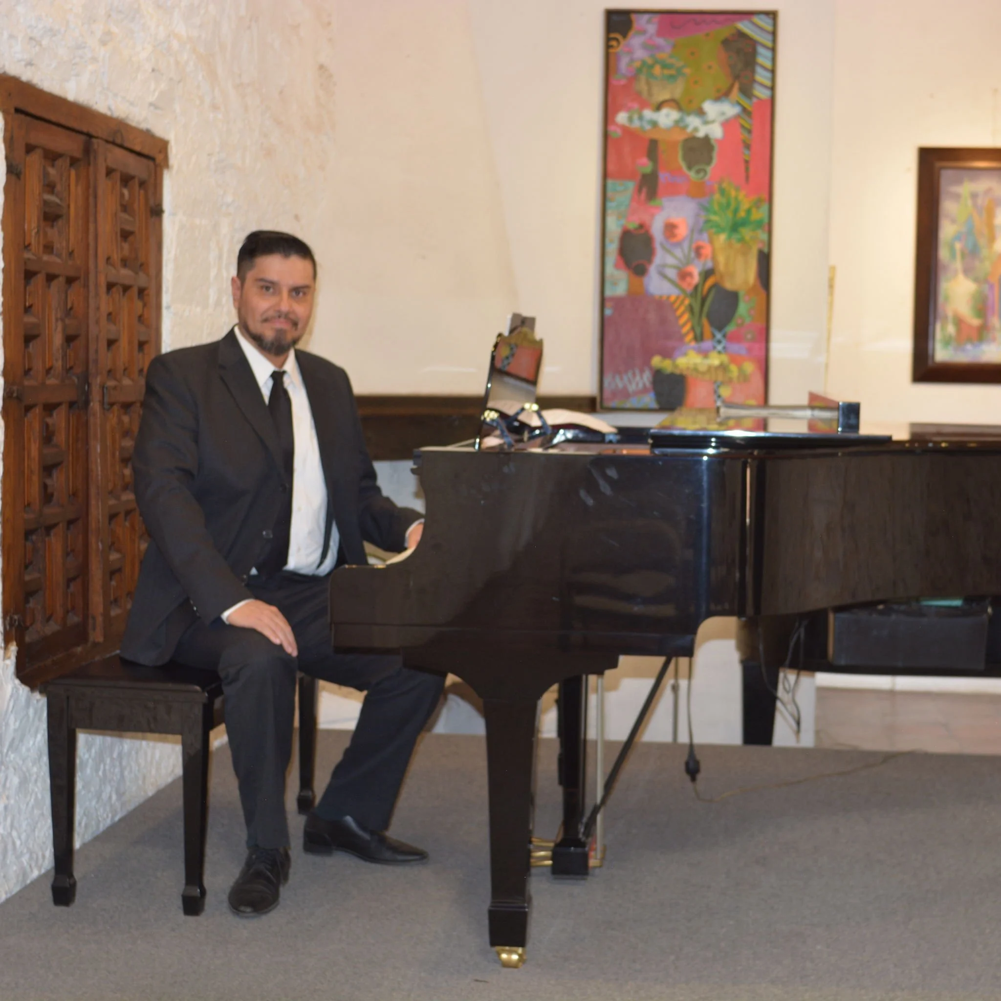 Miguel: Online Piano Teacher