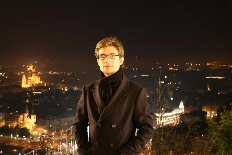 Russell: Online Piano Teacher