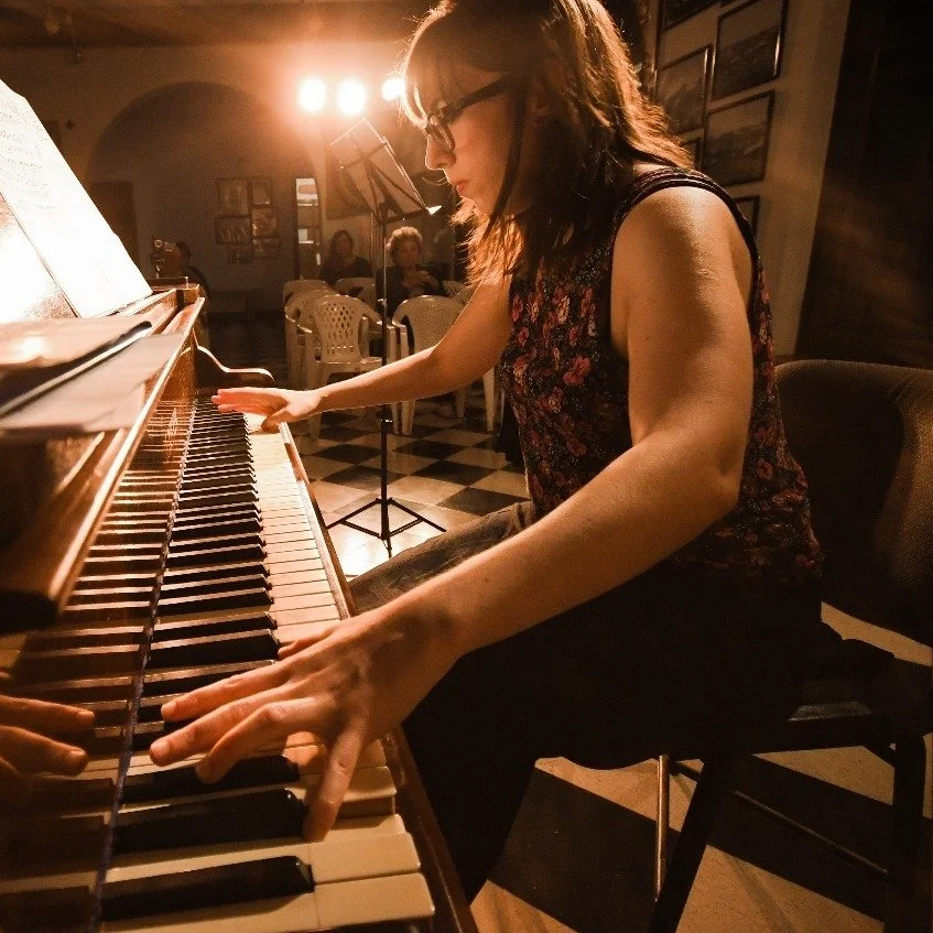 Yasmin: Online Piano Teacher