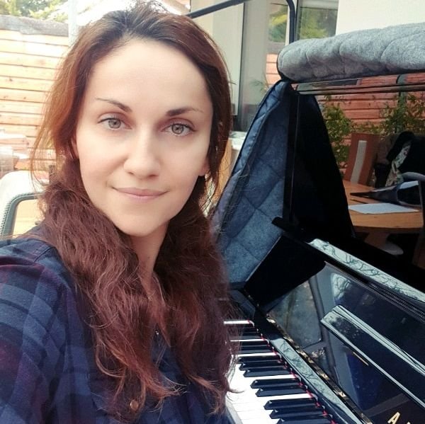 Alexandra: Online Piano Teacher