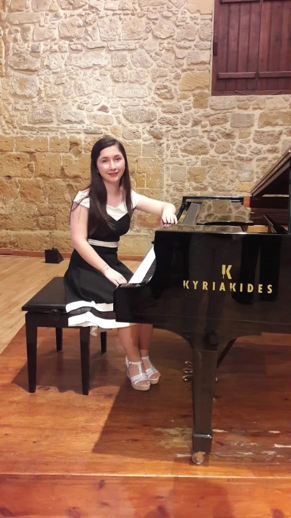 Anastasia: Online Piano Teacher