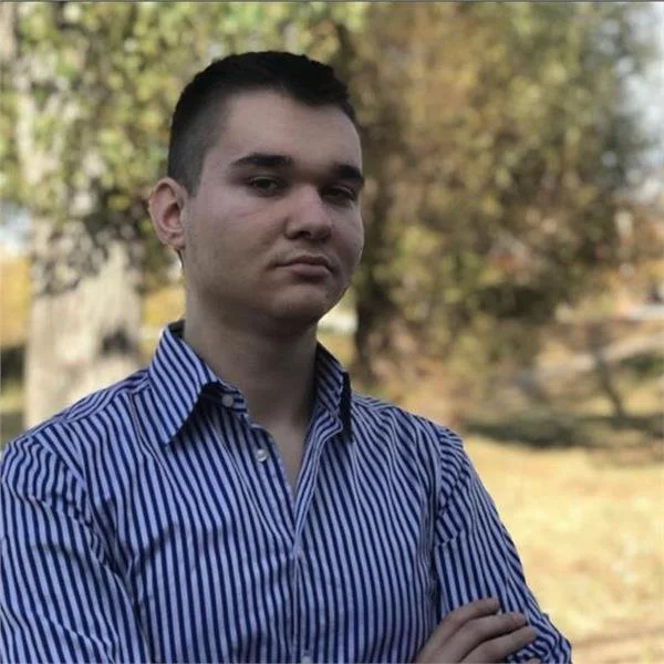 Andrej: Online Piano Teacher