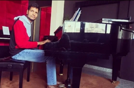 Hitendra: Online Piano Teacher
