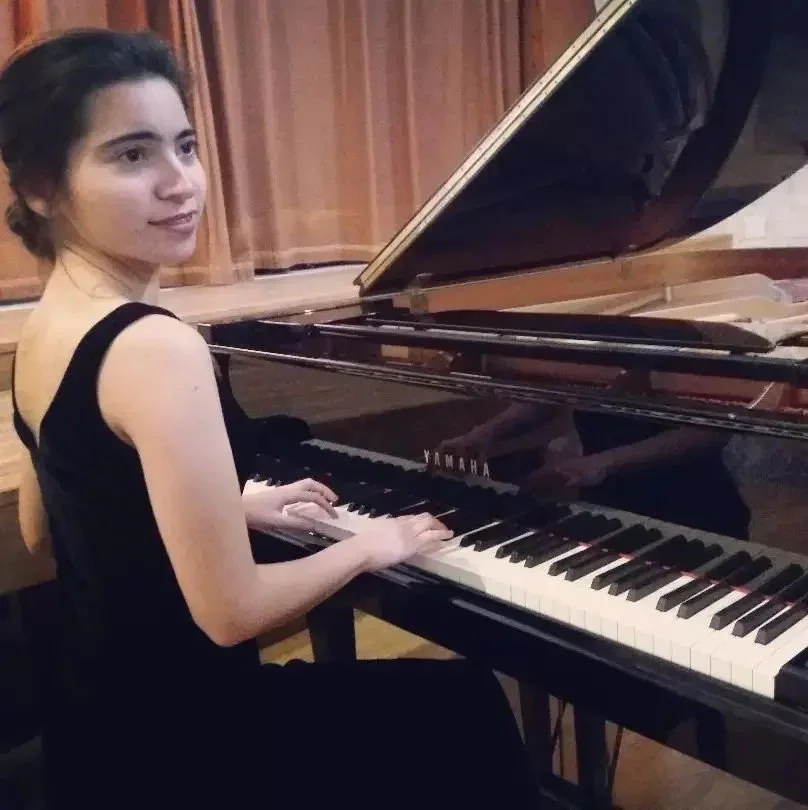 Lydia: Online Piano Teacher