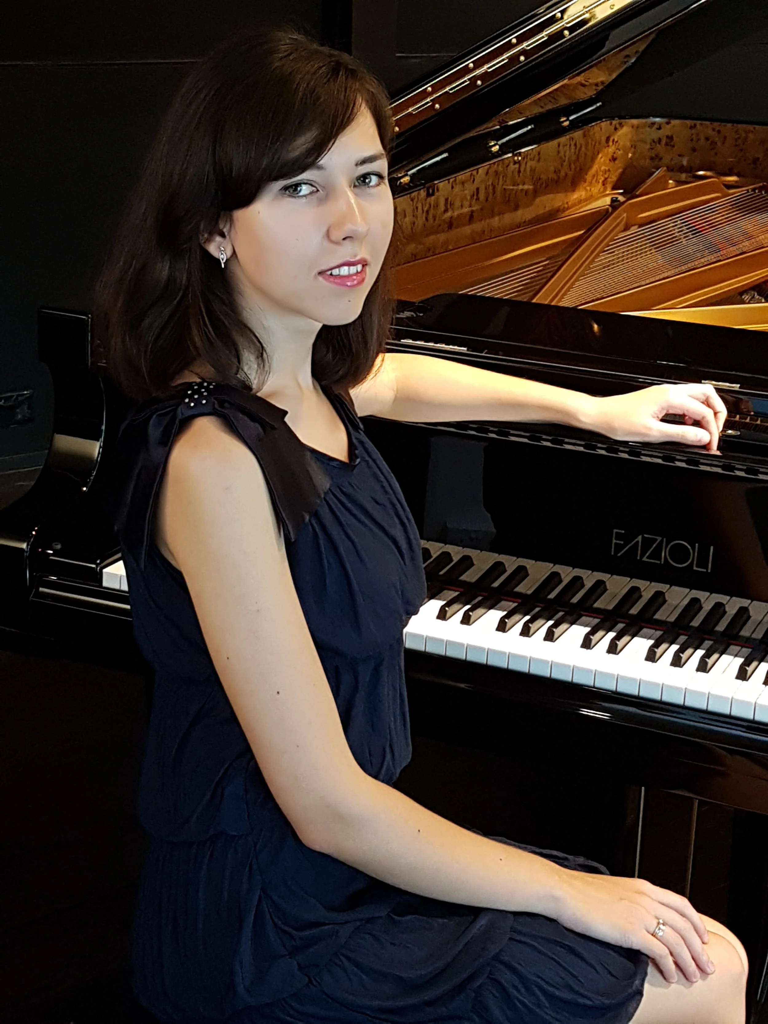 Yuliana: Online Piano Teacher