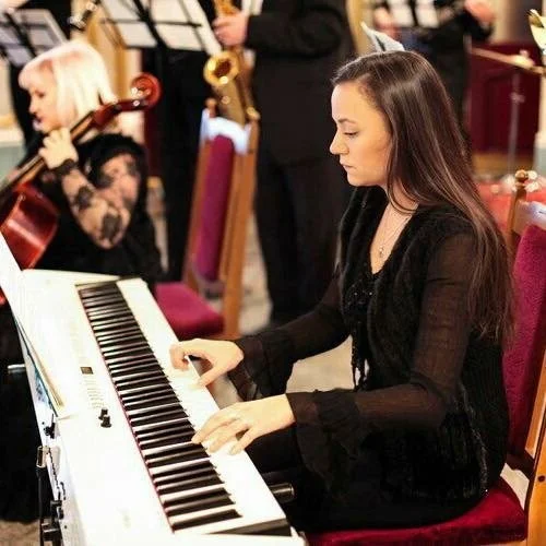 Yuliia: Online Piano Teacher