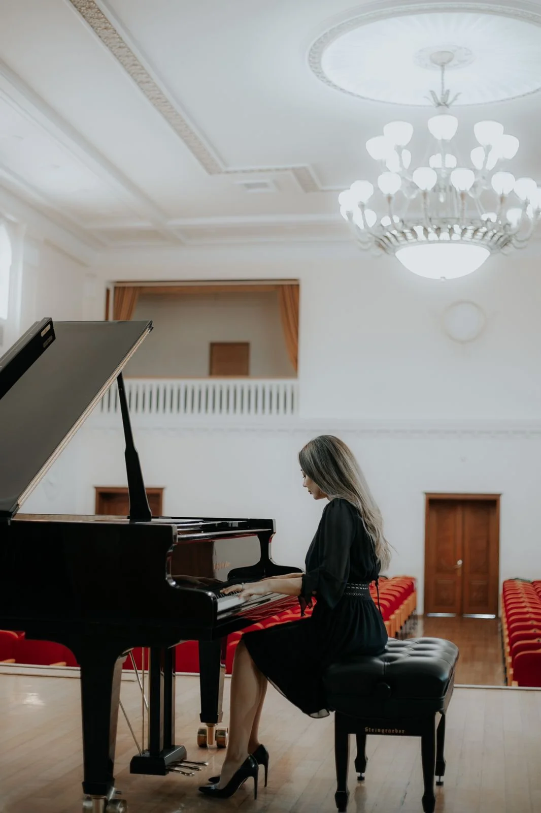 Nargiz: Online Piano Teacher