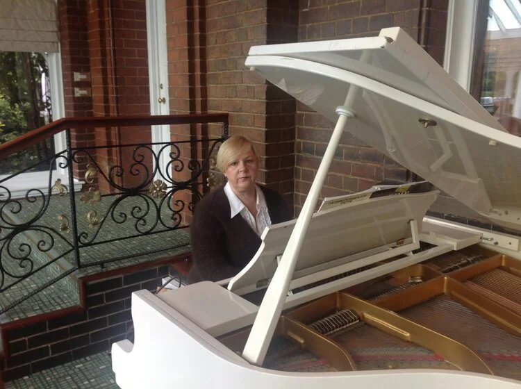 Olga: Online Piano Teacher