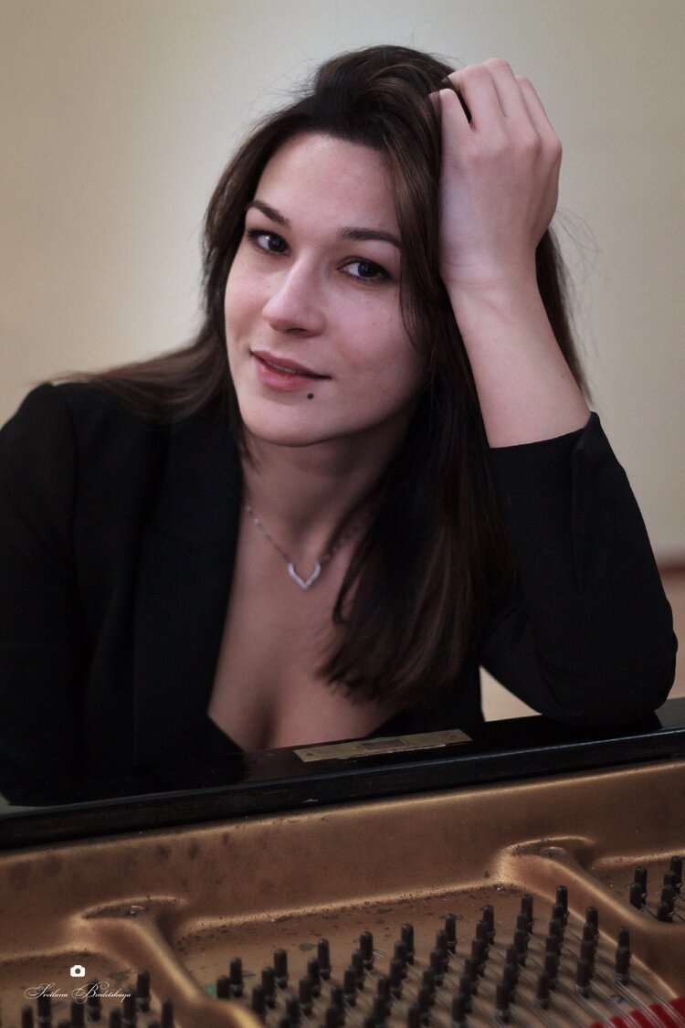 Inna: Online Piano Teacher