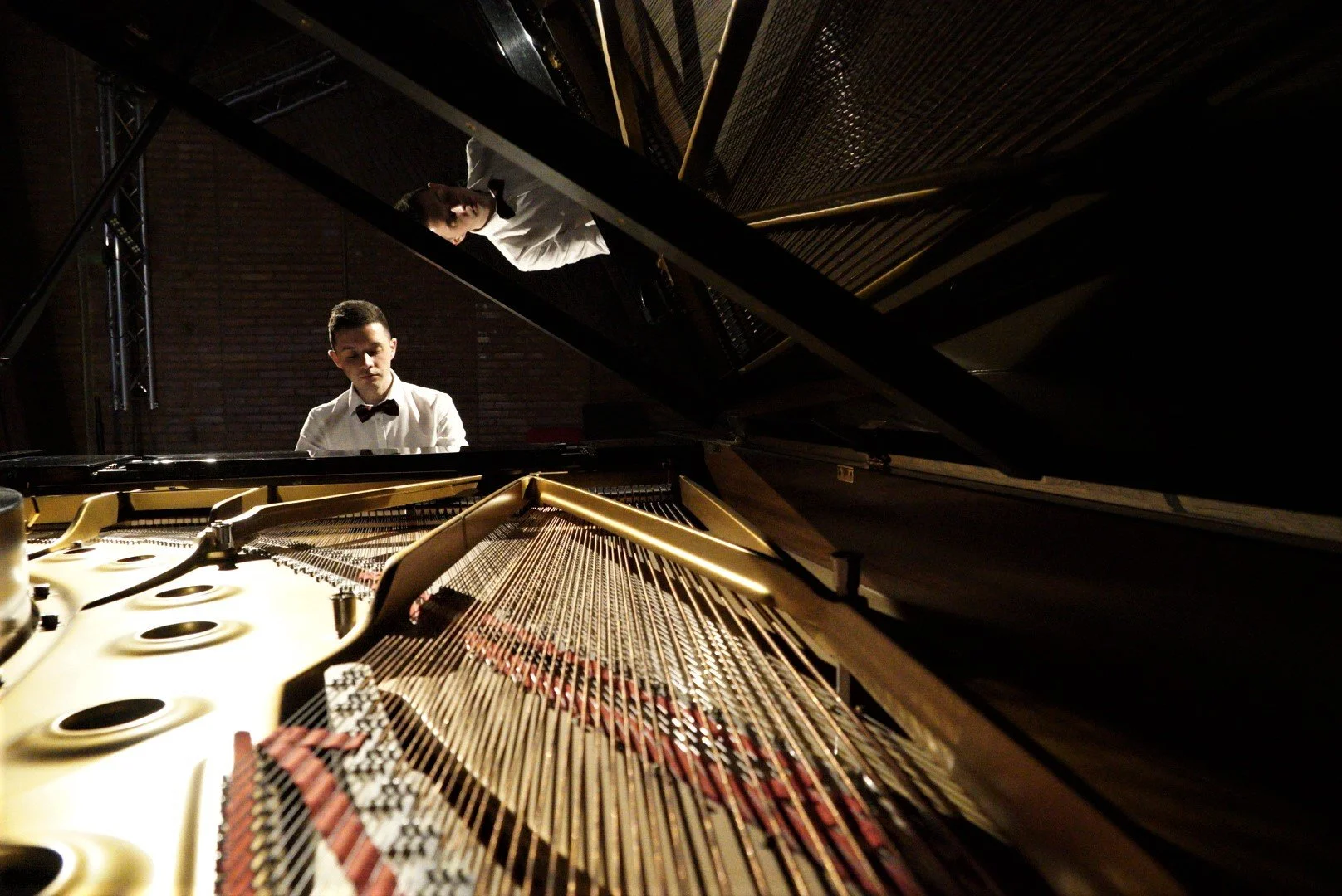 Gabriel: Online Piano Teacher