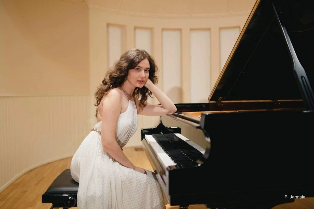 Maria: Online Piano Teacher