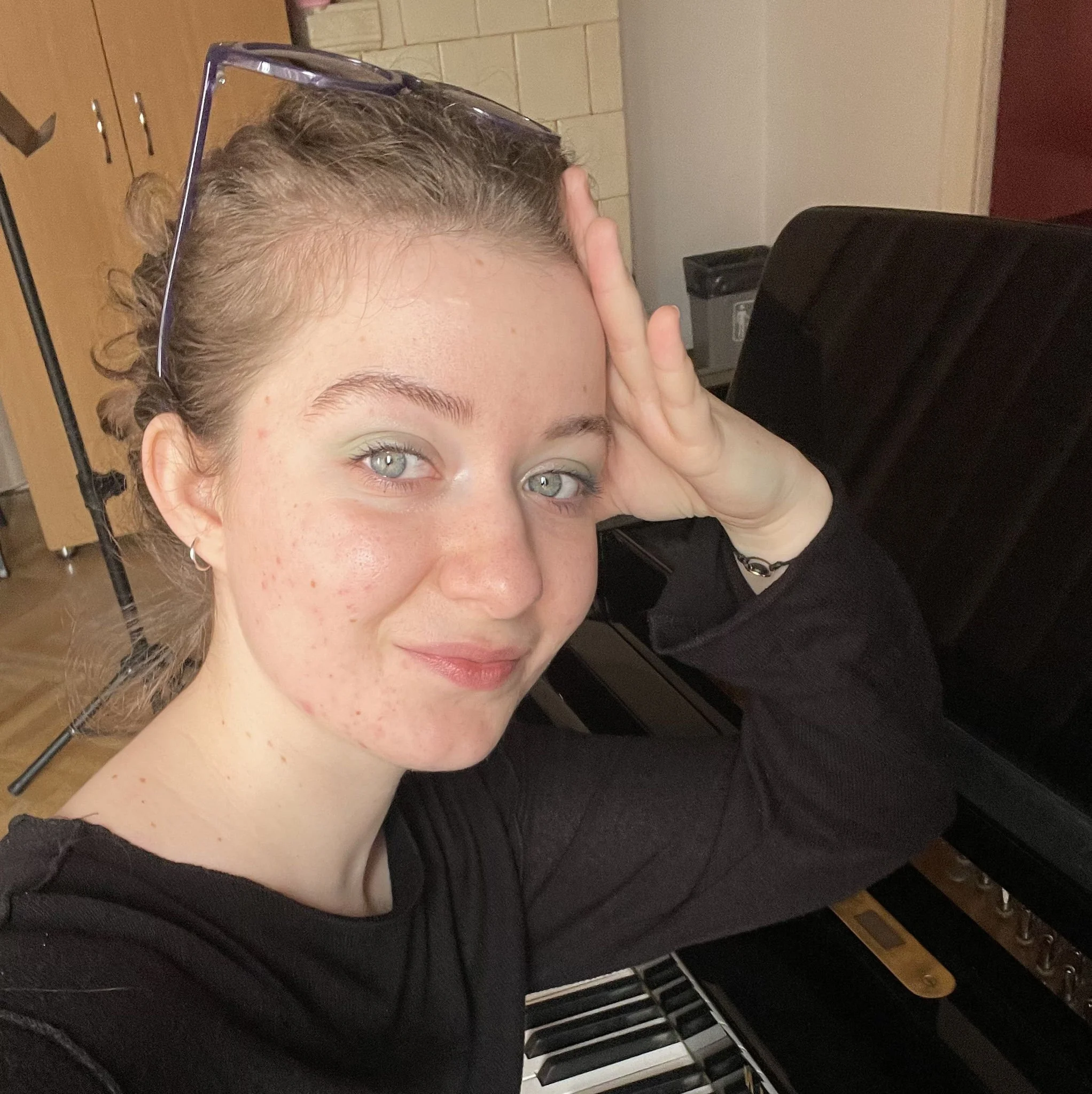 Miruna: Online Piano Teacher
