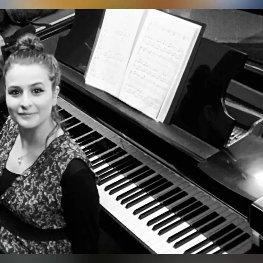 Francesca: Online Piano Teacher