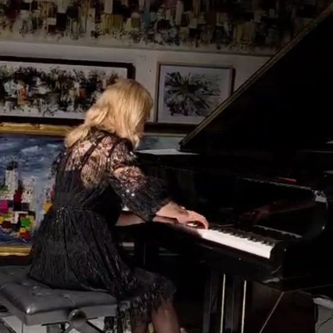 Debra: Online Piano Teacher