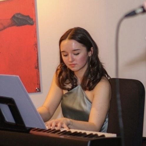 Maya: Online Piano Teacher
