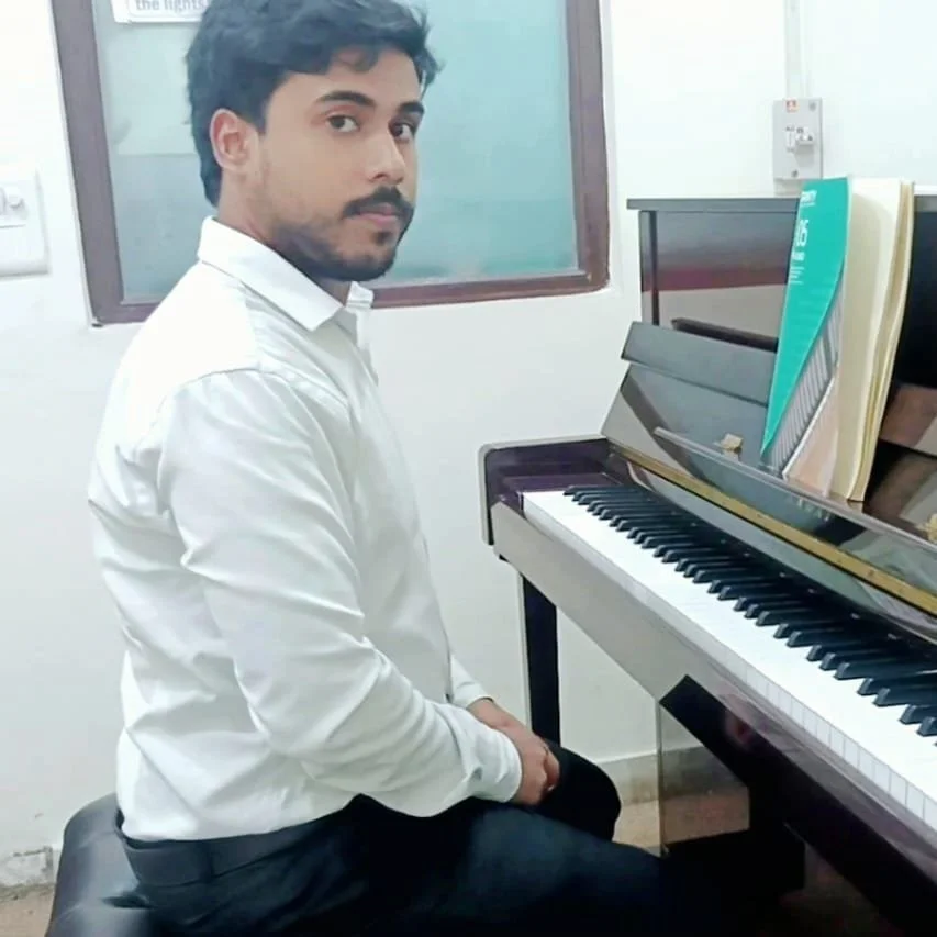 Online Piano Teacher Shubhankar offers Classical piano lessons