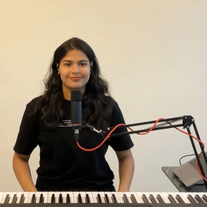 Gauri: Online Piano Teacher