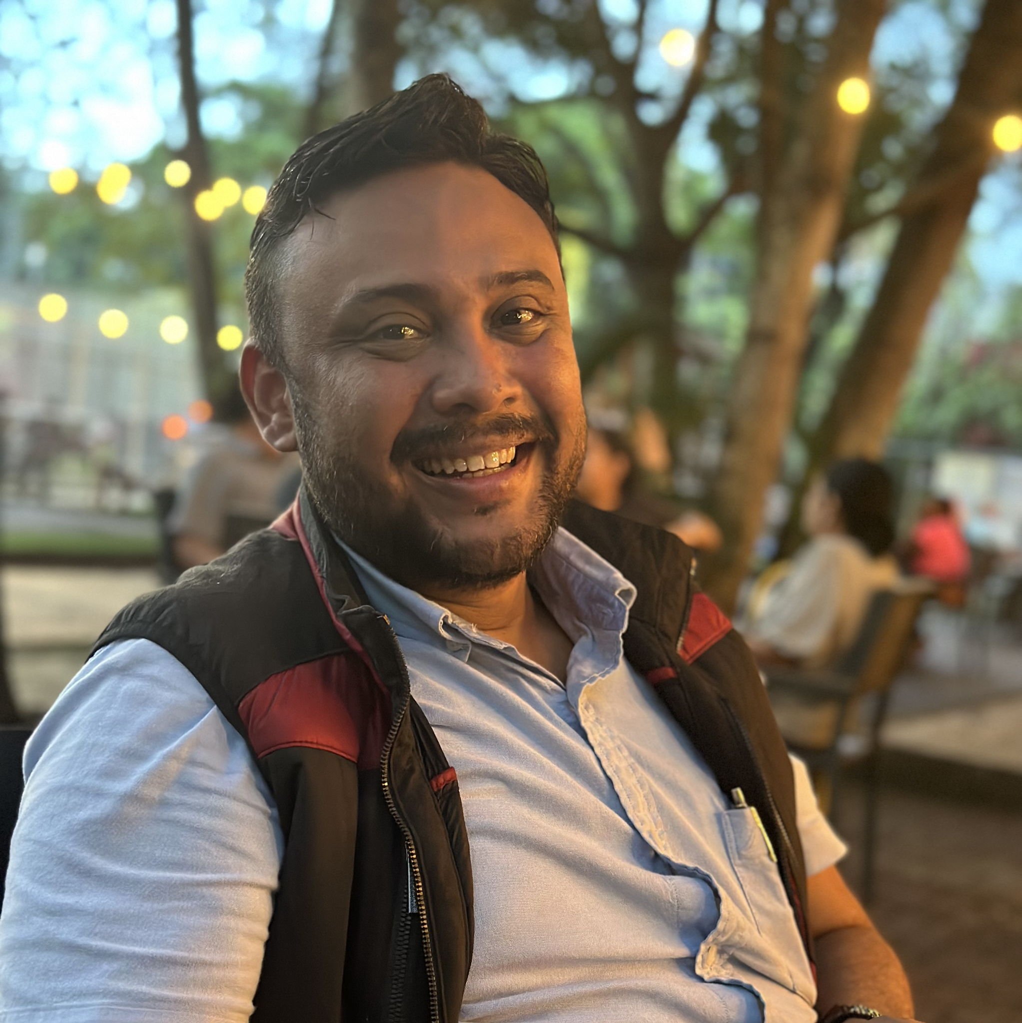 Juan: Online Piano Teacher 