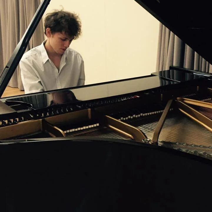 Alex: Online Piano Teacher