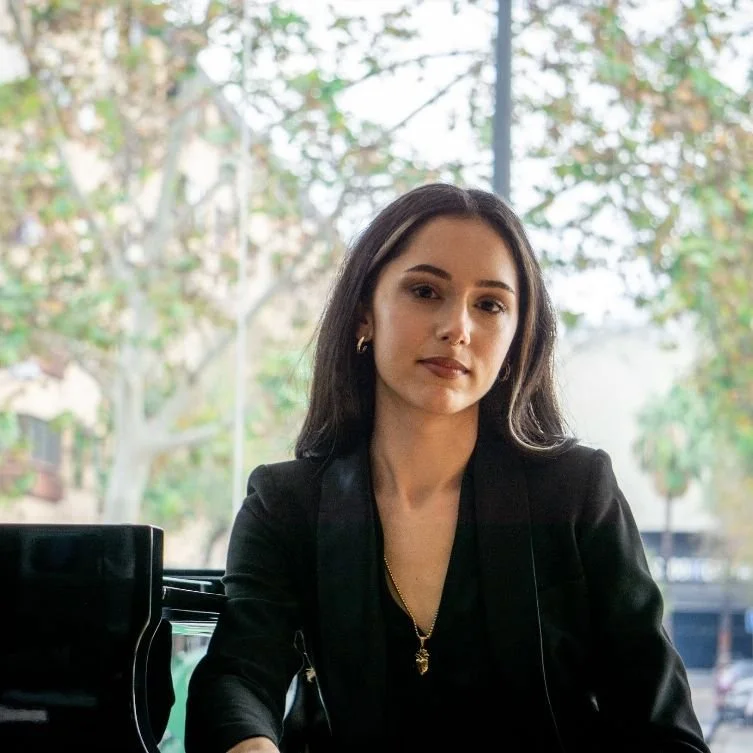 María: Online Piano Teacher 