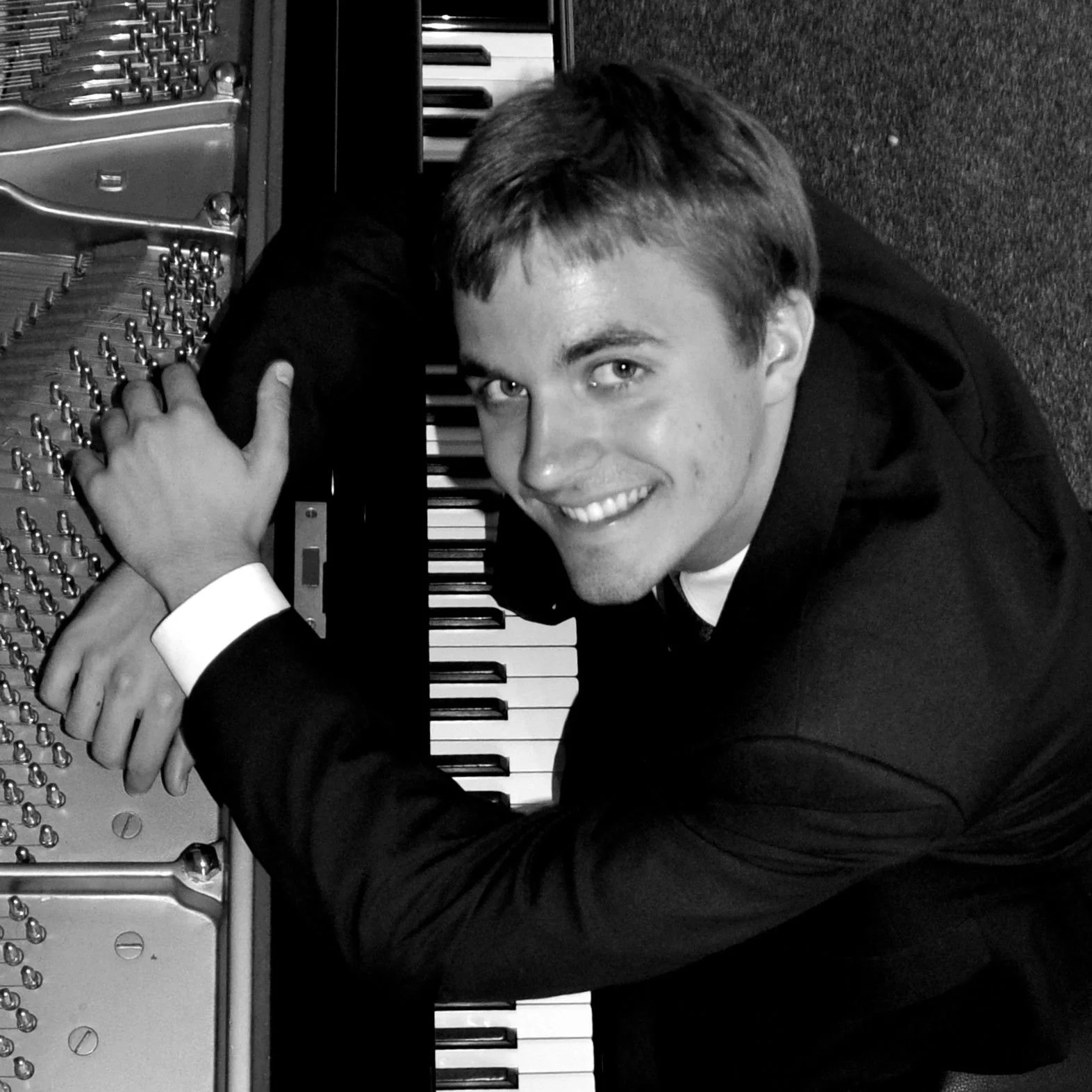Lukasz: Online Piano Teacher