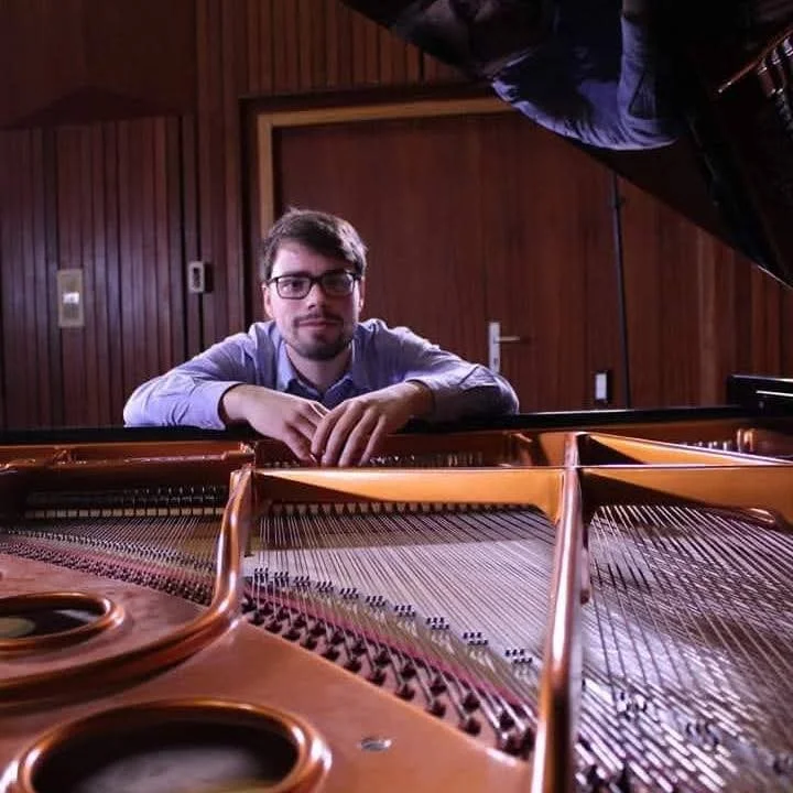 Tiago: Online Piano Teacher 