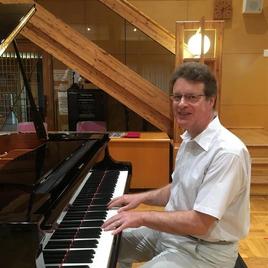 Online Piano Teacher Neil offers Classical piano lessons