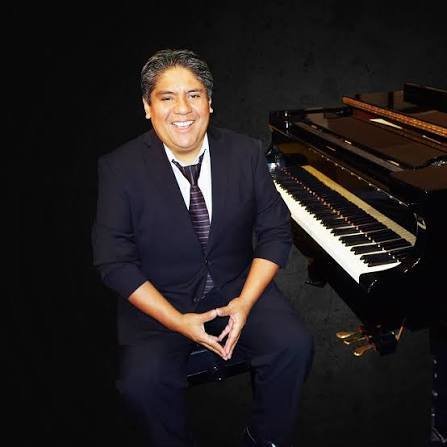 Online Piano Teacher Luis offers Jazz piano lessons
