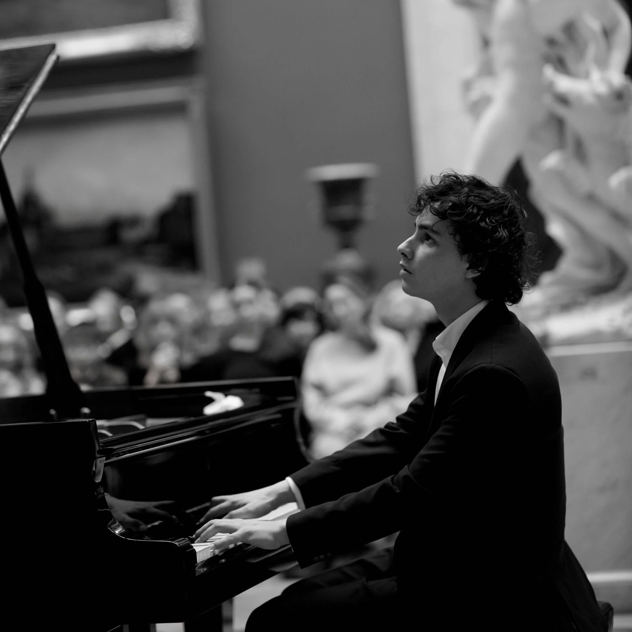 Online Piano Teacher Alfredo offers Classical piano lessons