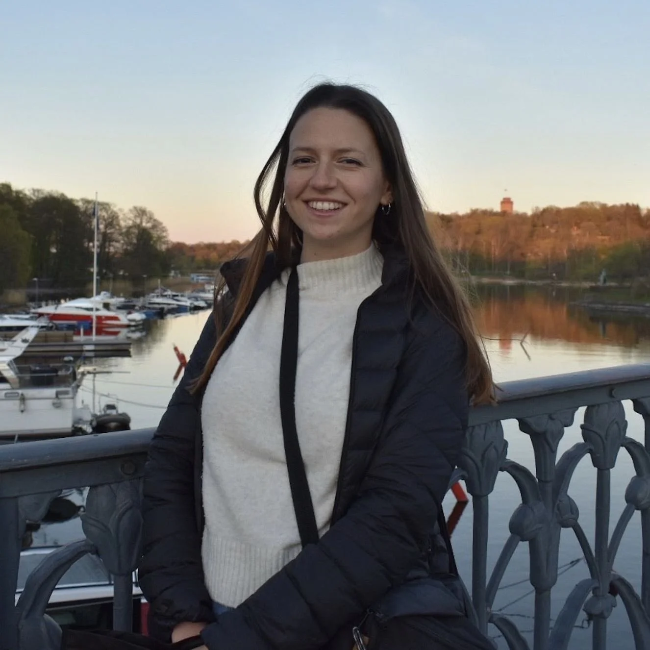 Online Piano Teacher Noa offers Classical piano lessons