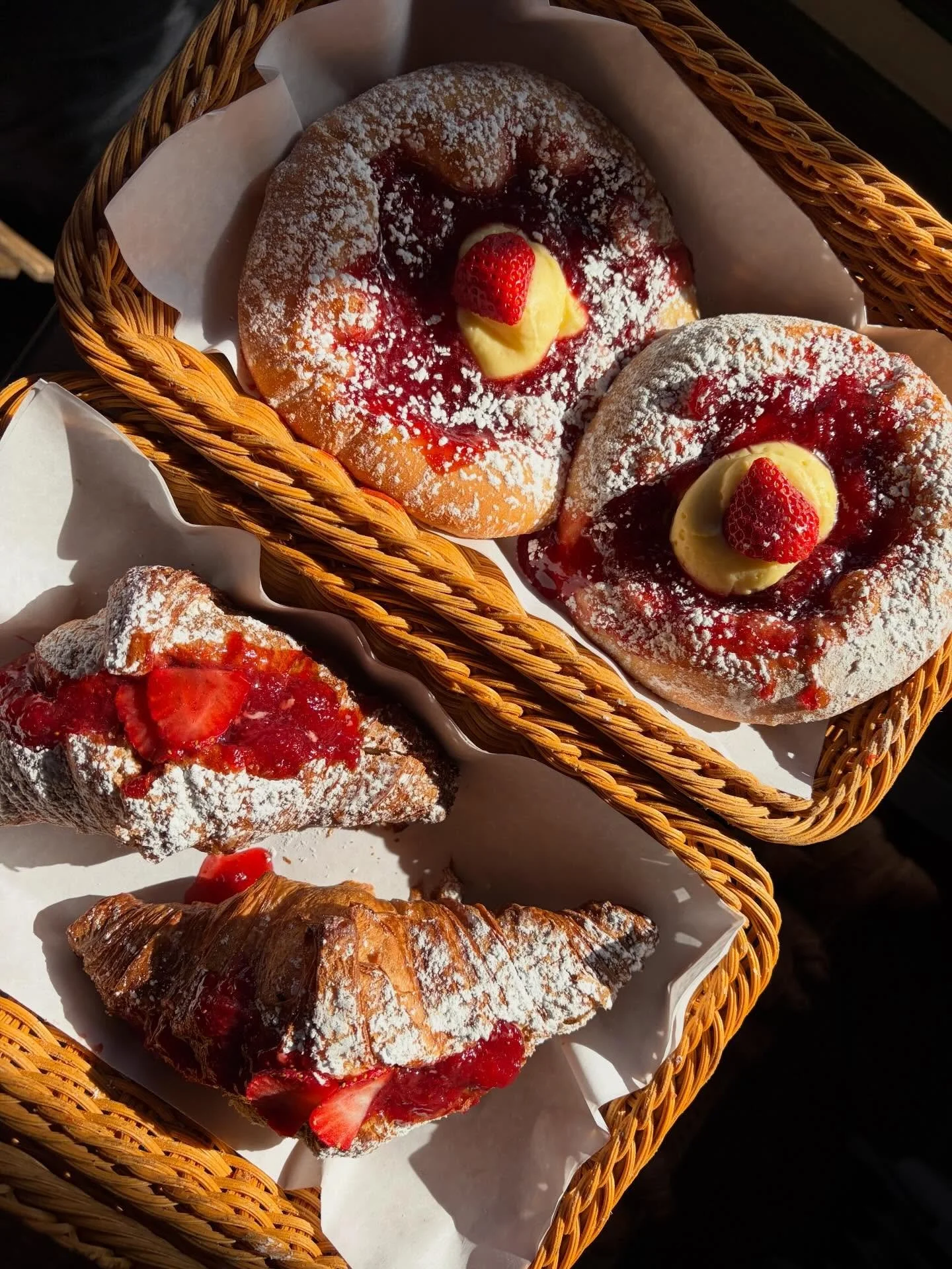 💕🥐💕

For the love of pastries 

💕🥐💕

#lefournil #bakery #valentines #specials #eastvillage