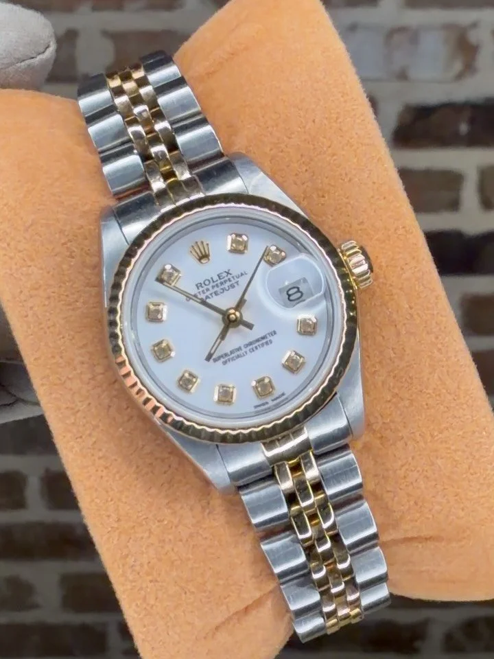 26mm Rolex Datejust (Ref: 69173)(Year: 1986)(Box &amp; Appraisal Papers) Excellent Pre-Owned condition

$6,995

Included: Original Rolex Box and Appraisal

Call 769.284.1001 or Come See Us to Purchase

📍 107 Merchant Street Suite 1B, Madison, MS 391