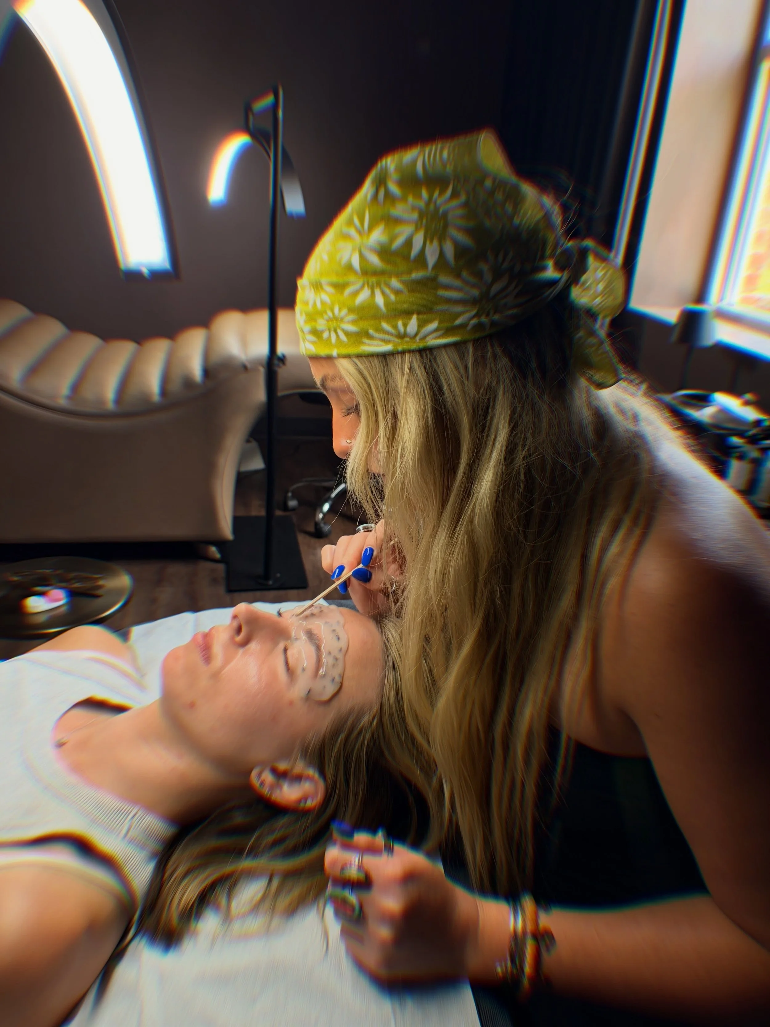 POV: you booked the brows, your routine has been simplified, your hydrojelly mask is working it&rsquo;s magic, and your esthie bestie is brightening your day @shadebeauty_emily 🍃🌞✨🪄